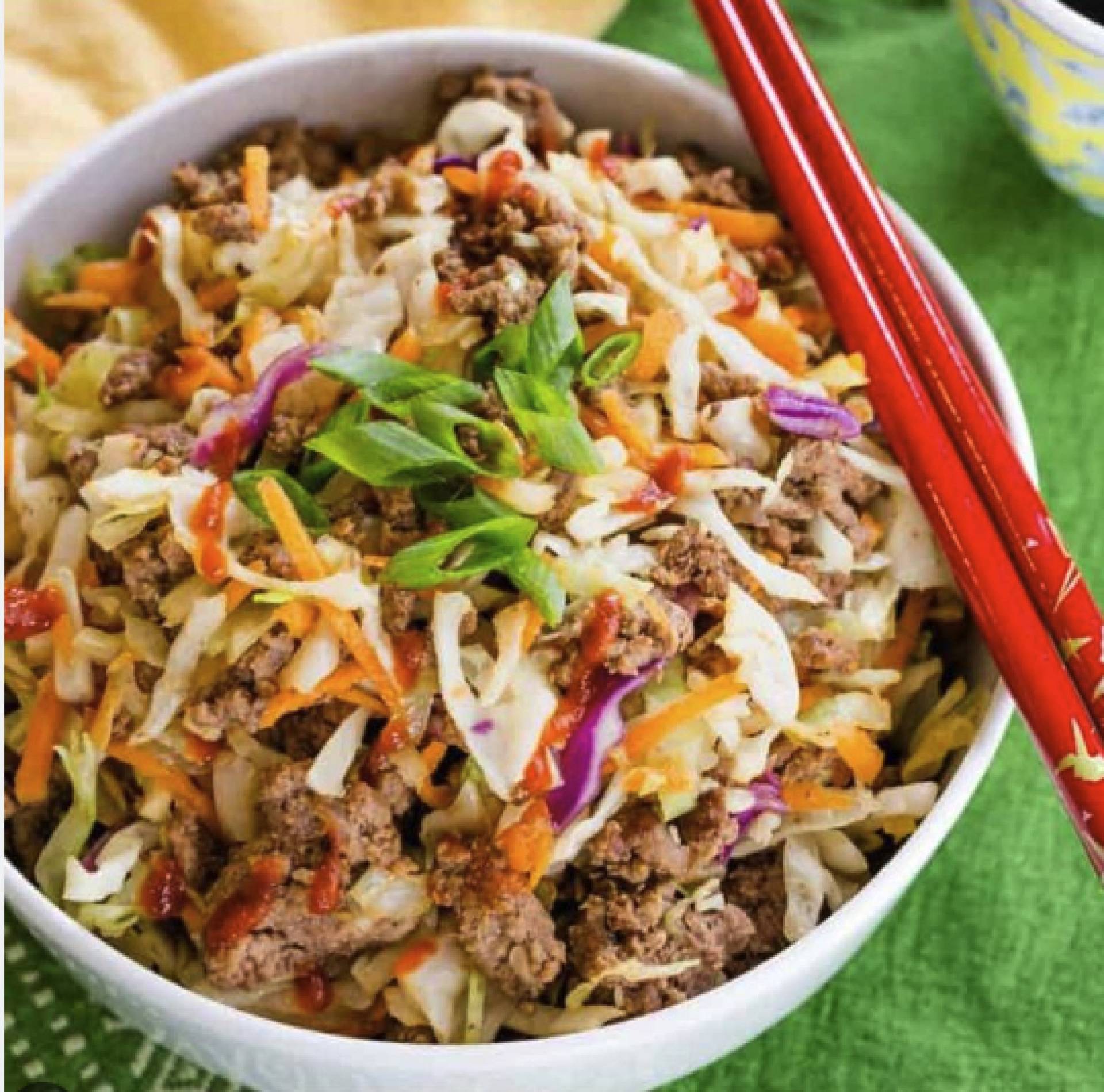 FITNESS: Deconstructed Beef Egg Roll Bowl (LowCarb)