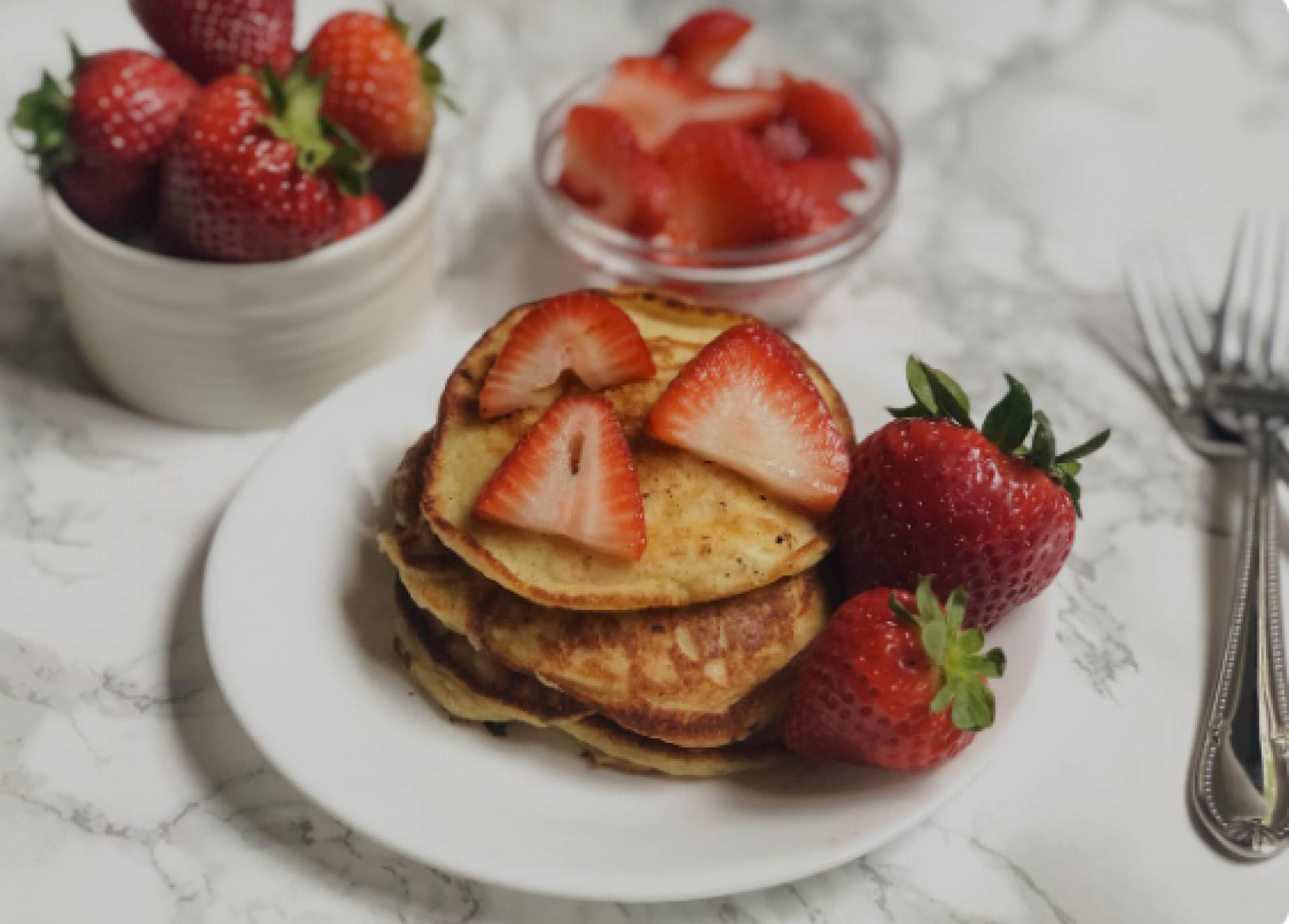 Protein Pancakes with Strawberries (Breakfast)