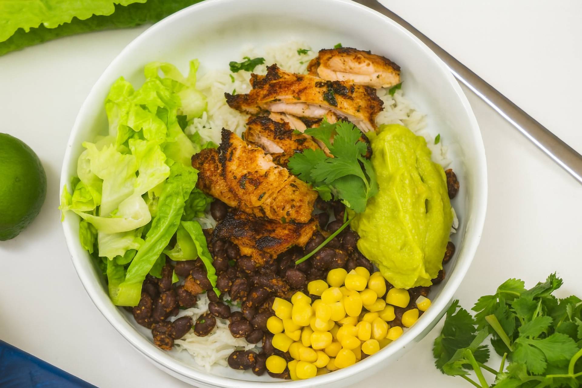 FITNESS: Copycat Chipotle Chicken Burrito Bowl